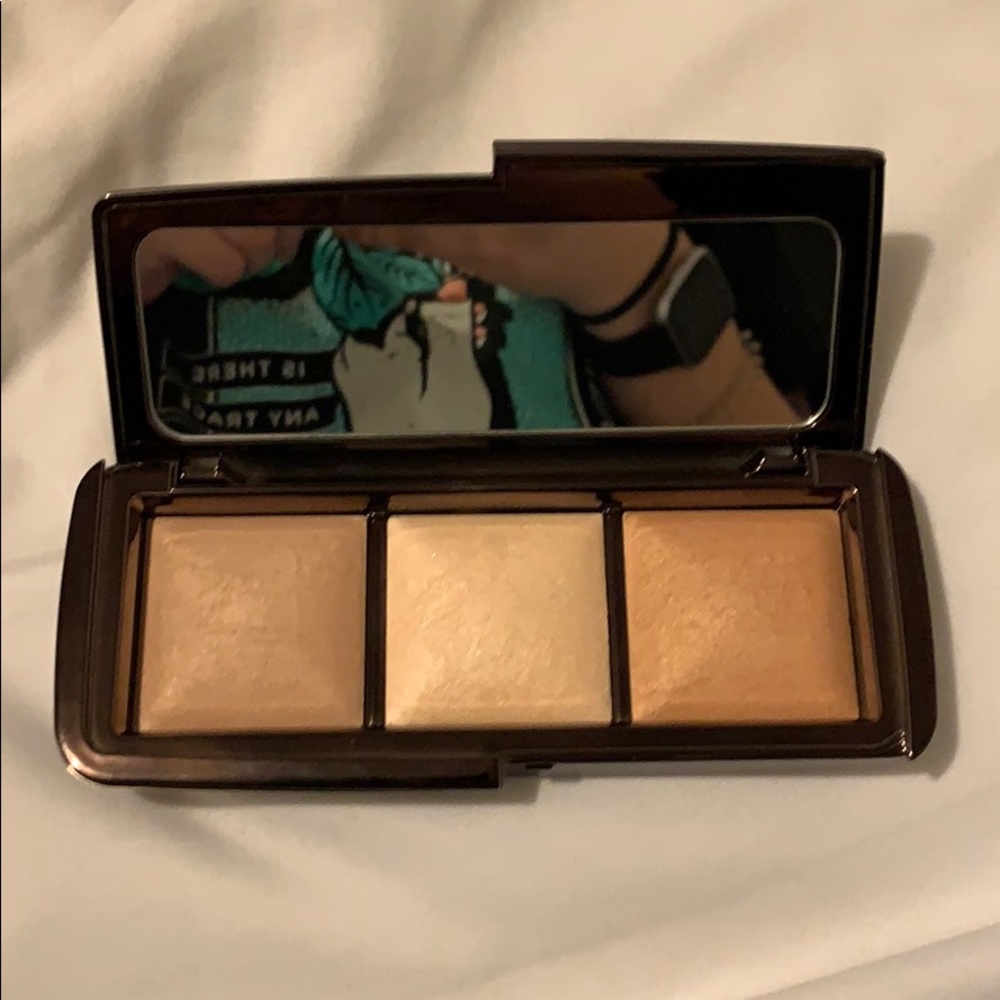 Hourglass Ambient Lighting Palette